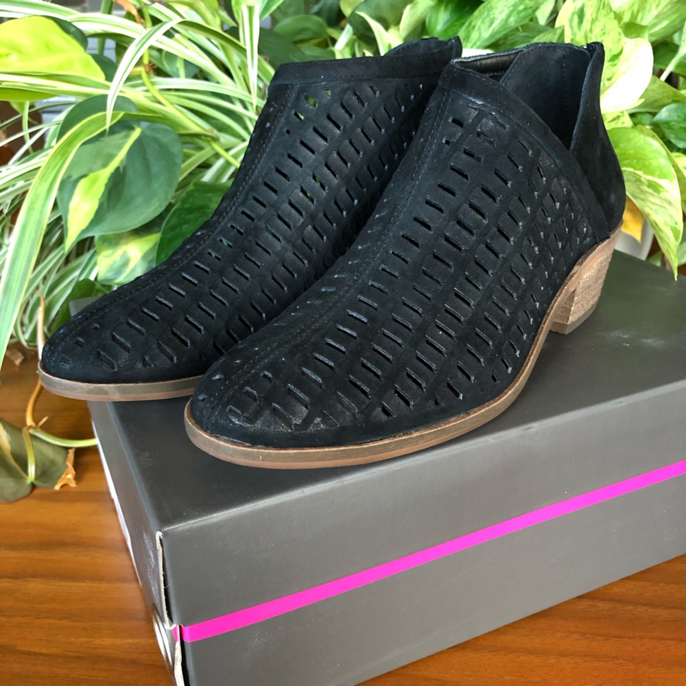 NIB Vince Camuto Suede Ankle Booties, Black 8